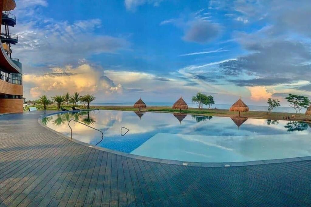 Seacove Villa W/ Heated Jacuzzi In Laiya Batangas 圣胡安 外观 照片